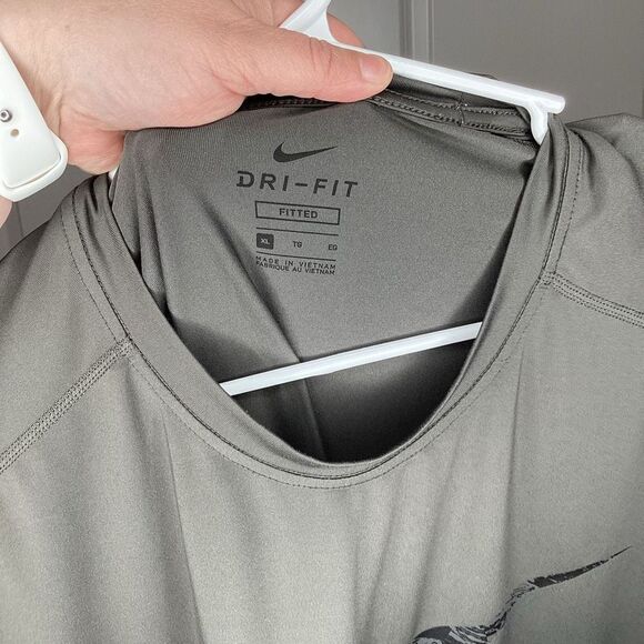 Mens Nike Long Sleeved performance Dri-fit tee shirt XL - Picture 2 of 2